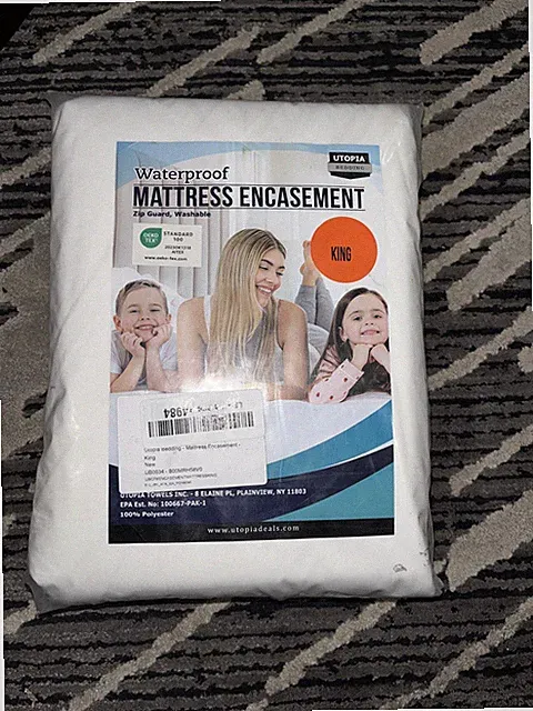 Utopia Bedding Waterproof Zippered Mattress Encasement Protector King Size White